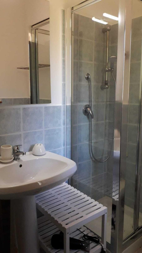 Bathroom 5, Chiosi Country Club, Palermo
