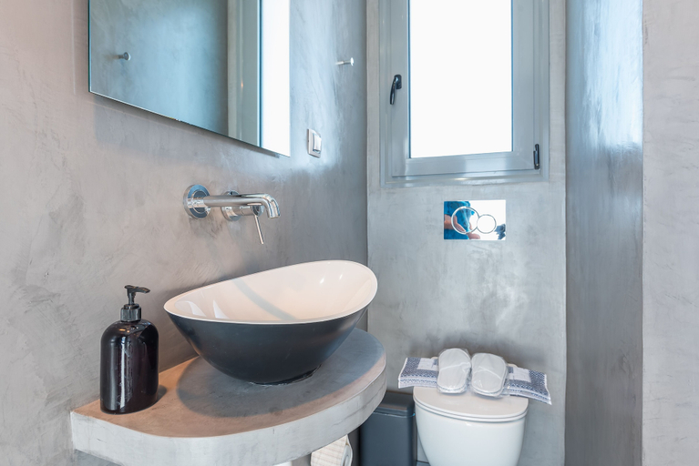 Bathroom 4, ALC Diamond in the Sky, Attica