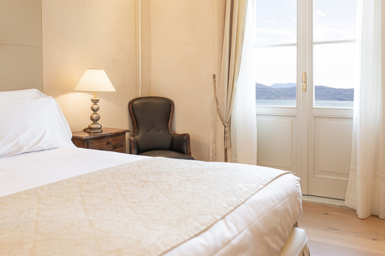Bedroom 3, Grand Hotel Fasano, Brescia