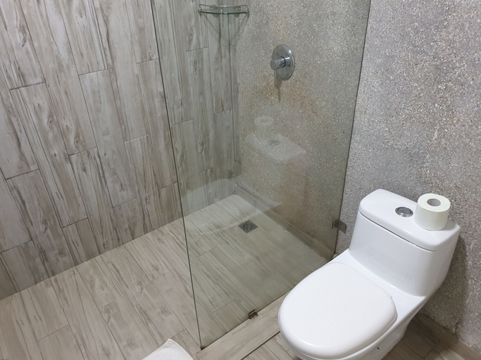 Bathroom 4, Djembe Beach Resort, Kombo Saint Mary