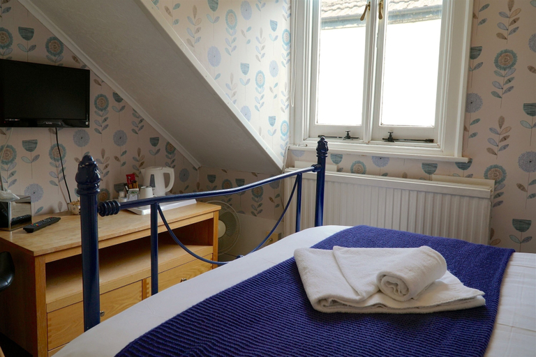 Bedroom 2, Castle Guest House, Kent