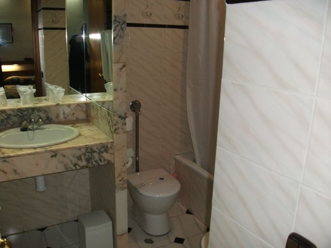 Bathroom 4, Hotel Nautilus, Girona