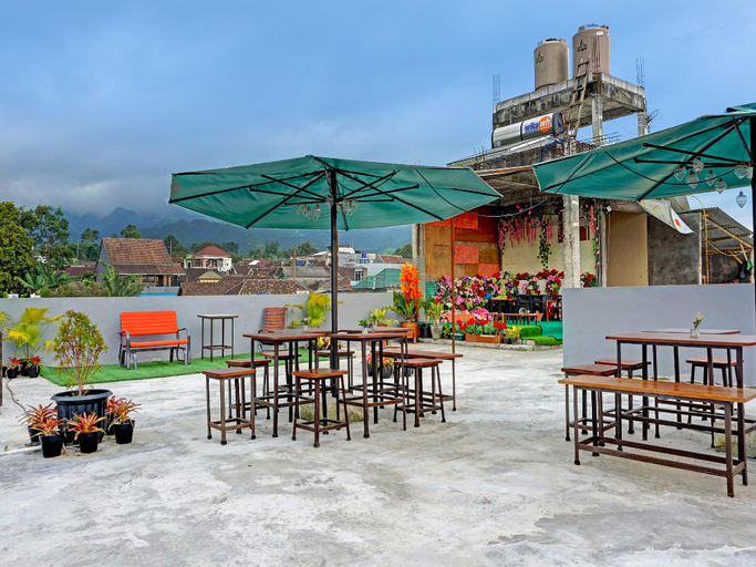 Food & Drinks 5, Capital O 92228 Cozy Bromo Homestay, Malang