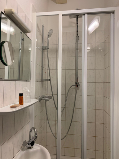 Bathroom 5, Hotel Berg, Köln