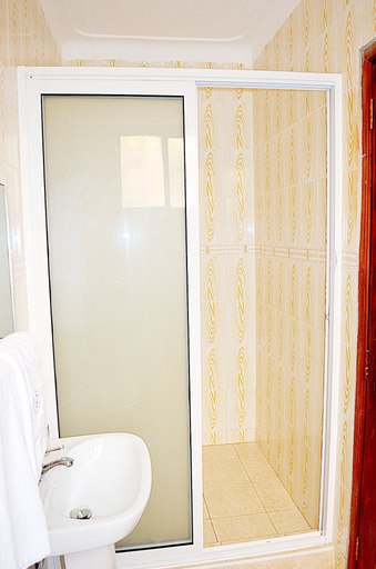 Bathroom 4, Marie's Royale Hotel, Kampala