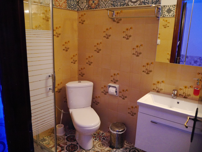 Bathroom 5, Blue Sky Apartments, East Macedonia and Thrace
