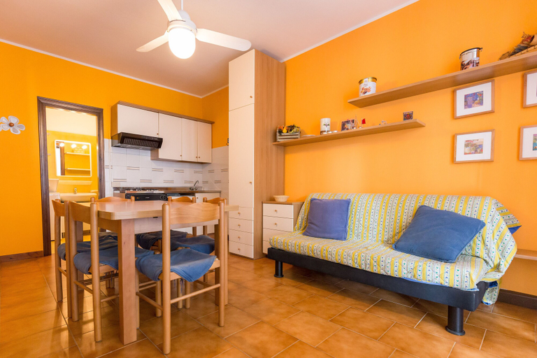 Living area 3, Spinnaker, Ferrara