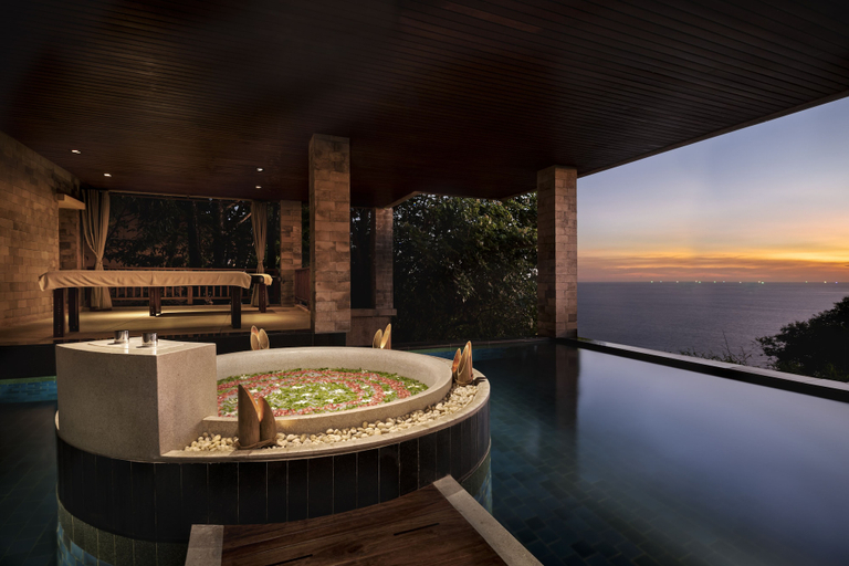 Sport & Beauty 2, Paresa Resort, Phuket Island