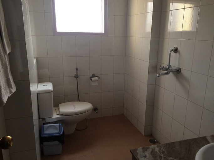 Bathroom 3, Hotel Maiden Residency, Ghaziabad