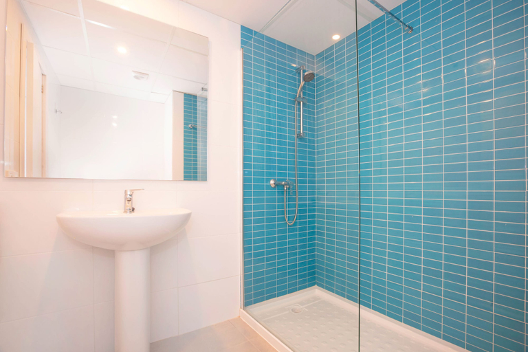 Bathroom 4, BLUESEA Arenal Tower, Baleares