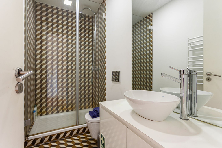 Bathroom, Gonzalo's Guest Apartments - Alfama Terrace, Lisbon
