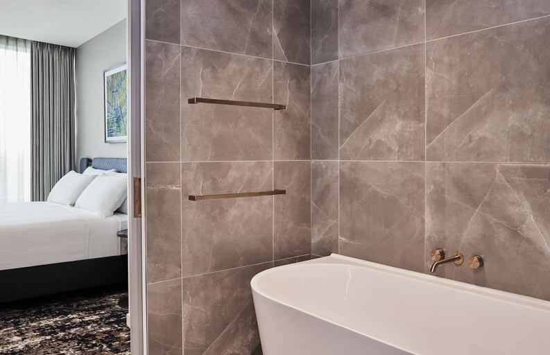 Bathroom 5, Adina Apartment Hotel Melbourne Pentridge, Melbourne