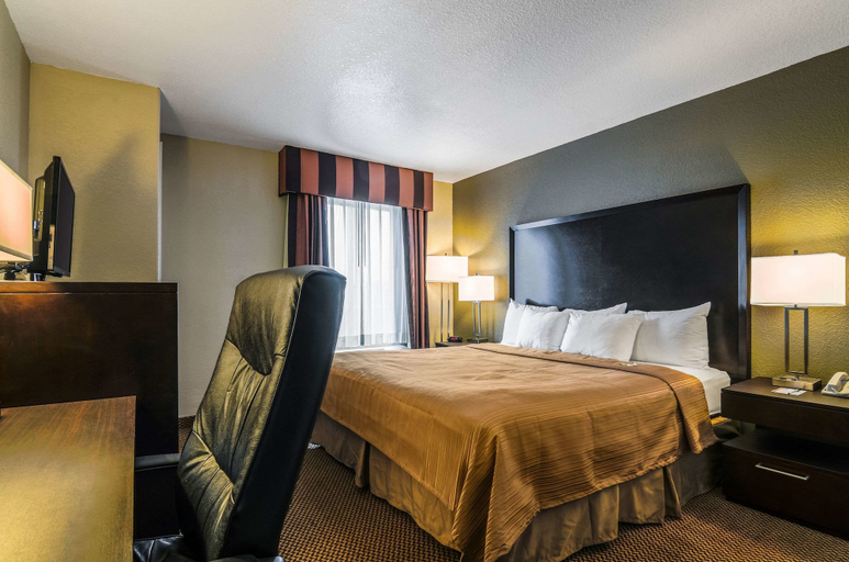 Bedroom 3, Quality Inn & Suites Winfield, Cowley
