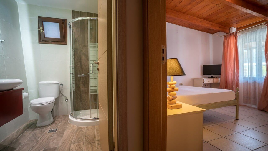 Bathroom 5, Fiore Beach Studios, Ionian Islands