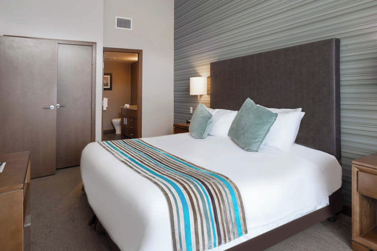 Bedroom 3, The Sutton Place Hotel Revelstoke Mountain Resort, Columbia-Shuswap