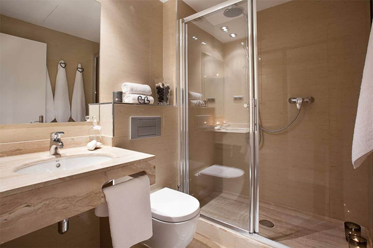 Bathroom 4, Enjoybcn Dali Apartments, Barcelona