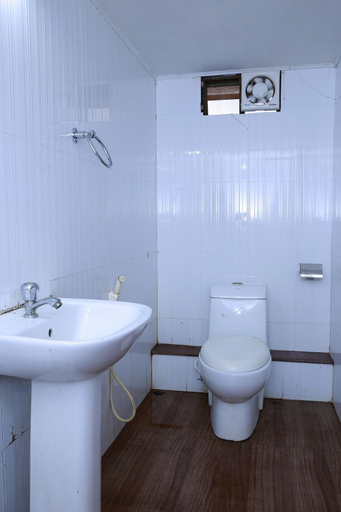 Bathroom 5, Coco HouseBoat, Alappuzha
