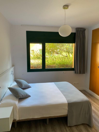 Bedroom 5, Hotel Casa Santa Elena, Girona