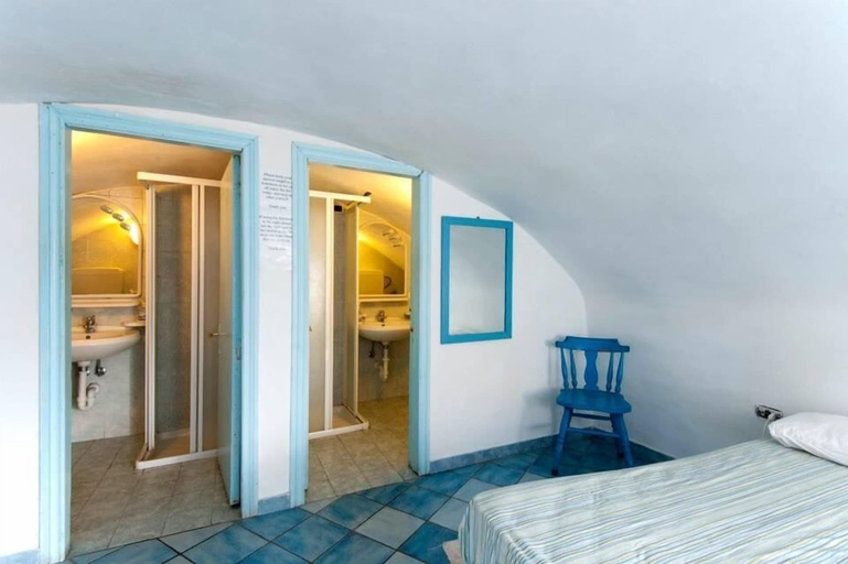 Bedroom 4, Ring Hostel, Napoli