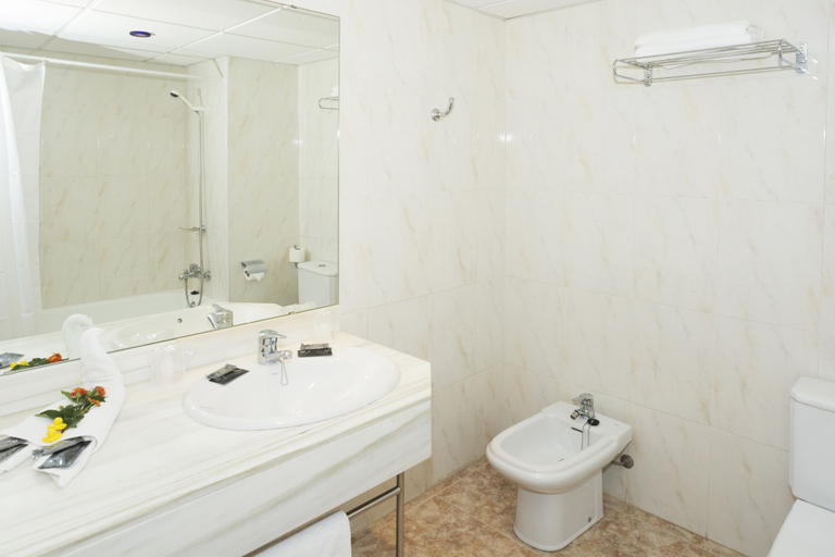 Bathroom, Hotel HSM Canarios Park - All Inclusive, Baleares