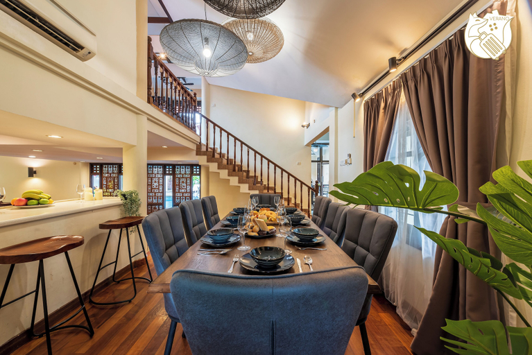 Food & Drinks, 1km to KLCC 6R5B Private Pool Bungalow, Kuala Lumpur