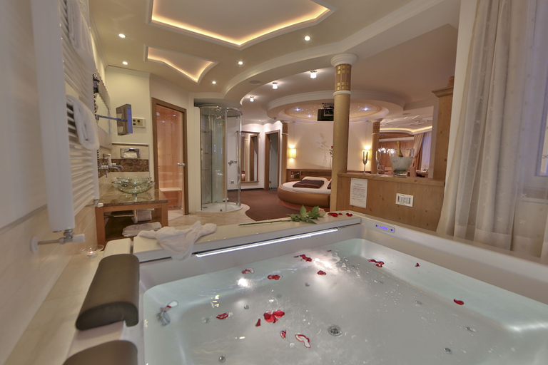 Bathroom 4, Dolce Avita Hotel Spa & Resort, Trento