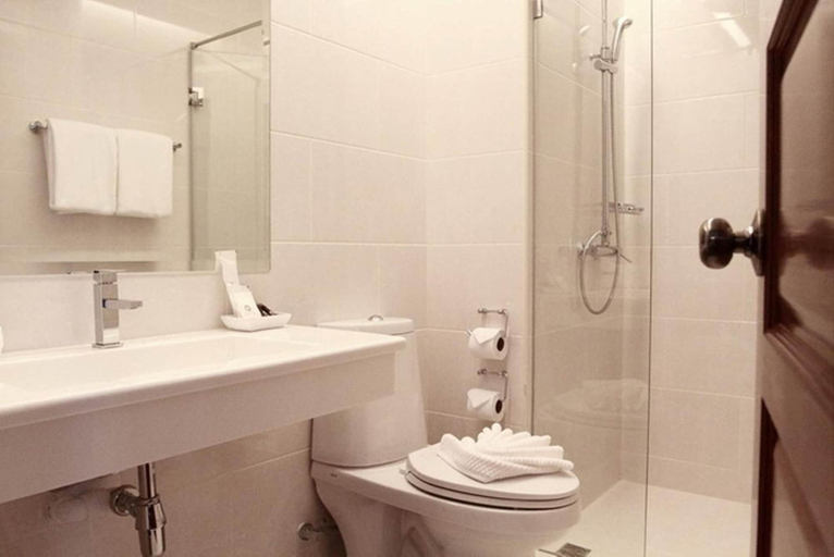 Bathroom 5, Calypzo 2, Huai Kwang