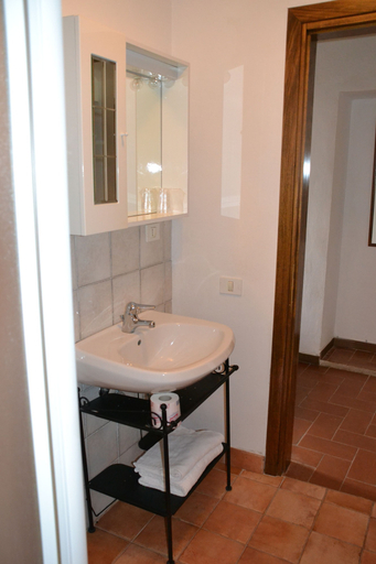 Bathroom 3, Fattoria Il Santo, Siena
