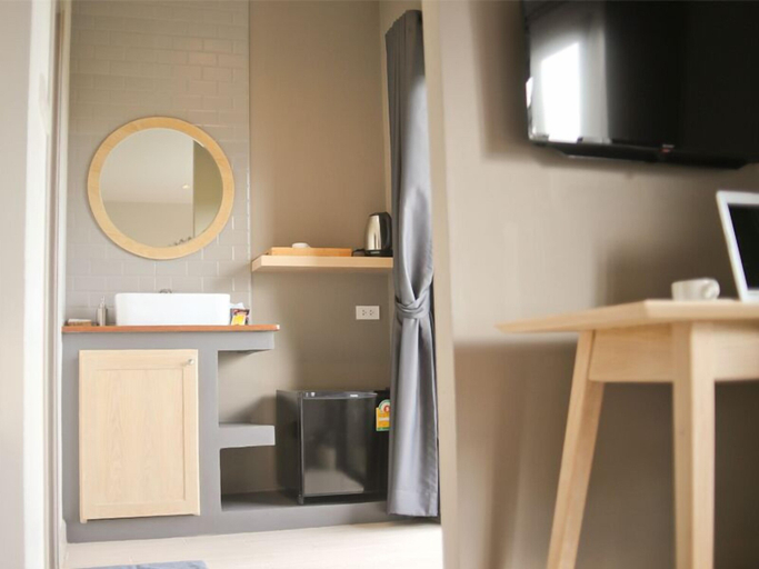 Bathroom 4, Bunprasop Garden Hotel, Muang Nakhon Si Thammarat