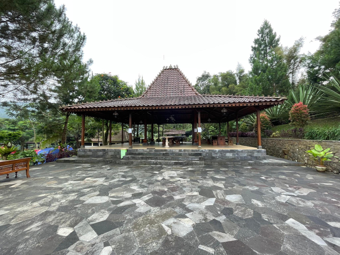 Public Area 5, Camp de Katarina Puncak, Bogor