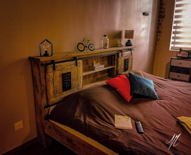 Bedroom 3, LA GRANGE DES FRANGINES, Jura