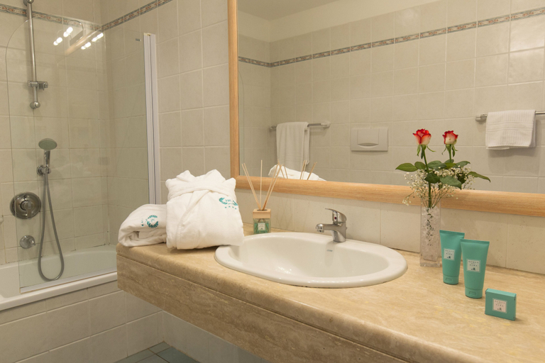 Bathroom 4, Hotel Del Golfo, Livorno