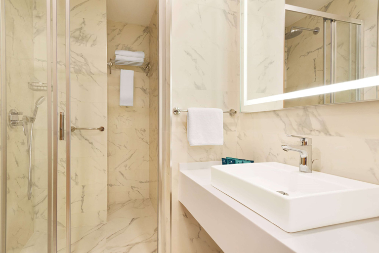 Bathroom 5, Tryp by Wyndham Istanbul Atasehir, Maltepe