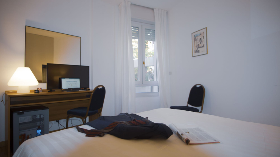 Bedroom 3, Hotel Mistral 2, Oristano