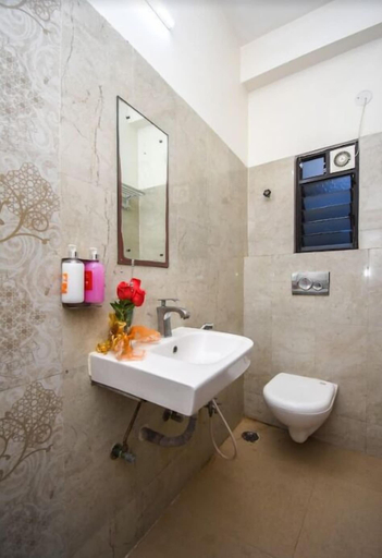 Bathroom 5, Hotel Kiaan Inn, Haora