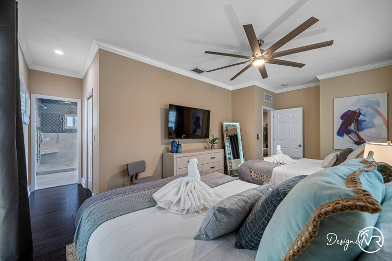 Bedroom 2, 8BR Villa with Heated Pool Near Beach, Pinellas