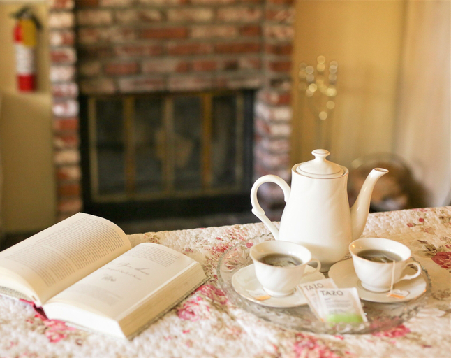 Food & Drinks 5, Gold Mountain Manor Bed and Breakfast, San Bernardino