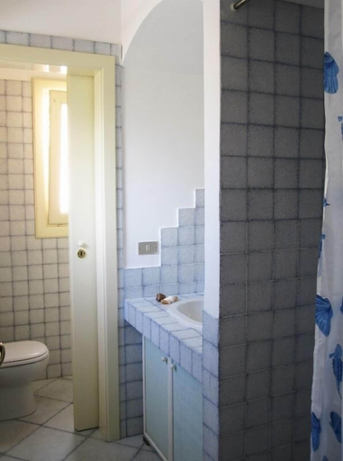 Bathroom 5, Residence Baia dei Delfini, Messina