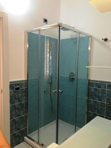 Bathroom 5, Hotel Village Eden, Vibo Valentia
