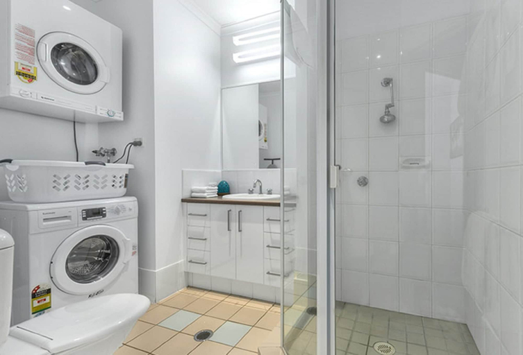 Bathroom 3, Goldsborough Place Apartments, Newstead