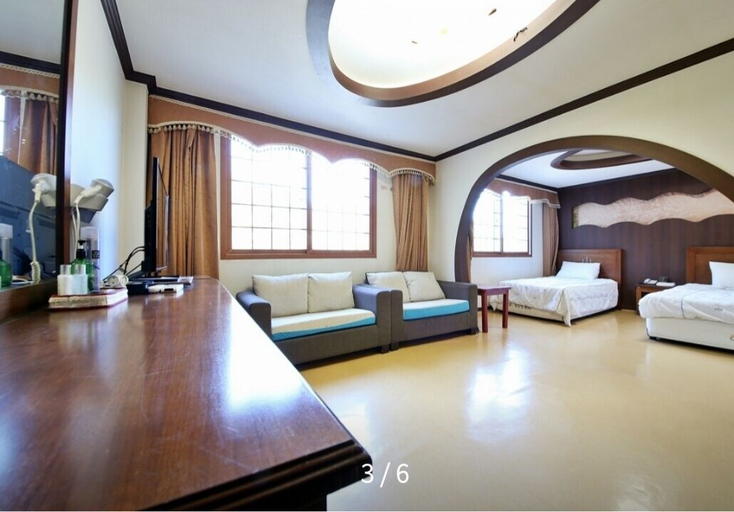 Bedroom 2, Gaeul Hotel, Hadong