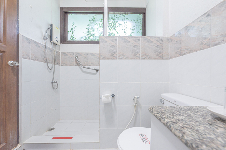 Bathroom 3, The Legacy River Kwai Resort, Dan Makham Tia