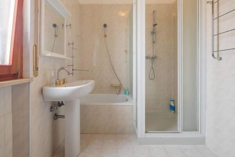 Bathroom 2, Cosy Moon Apartment, Verona