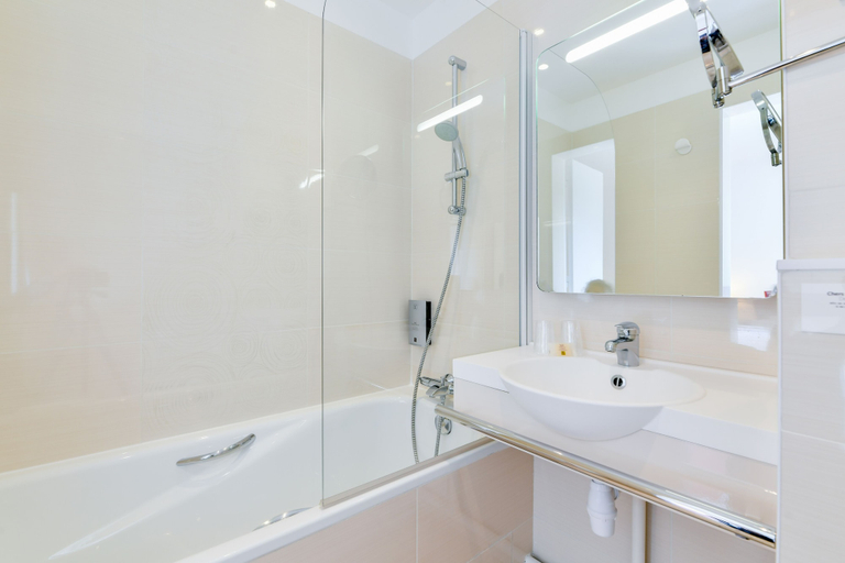 Bathroom 4, Hotel La Forestière, Landes