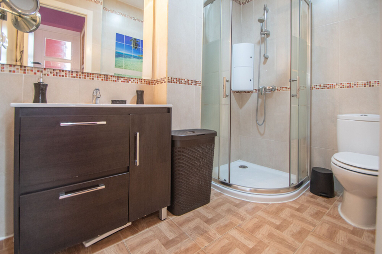 Bathroom 3, Apartamento del Arqueólogo de Cadiz, Cádiz
