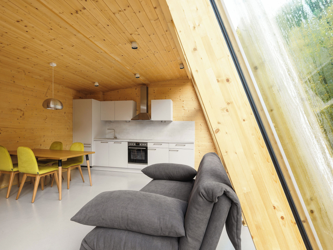 Others 5, Mondholz - Urban Inn 24-7, Innsbruck