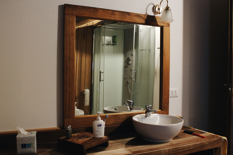 Bathroom 5, Castello di Ahrensperg, Udine