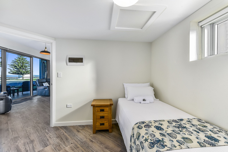 Bedroom 2, Bonnies of Beachport, Wattle Range - West