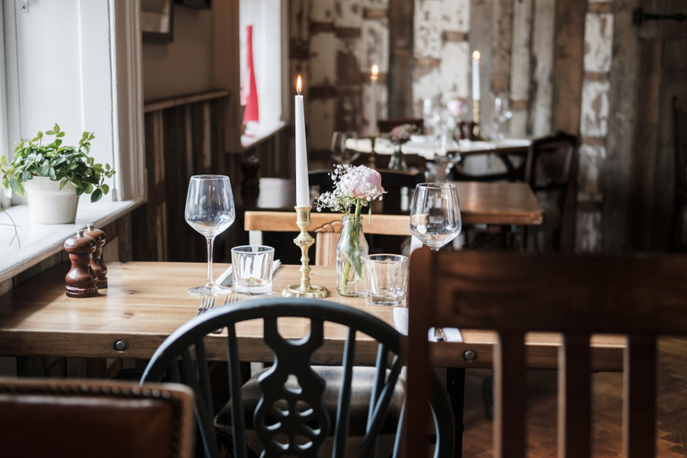Food & Drinks 4, The Hind's Head, West Berkshire