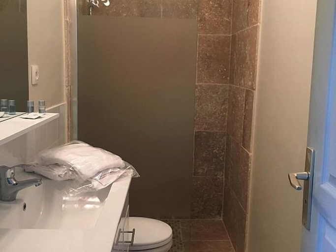 Bathroom 3, Gîtes Pech-céleyran, Aude